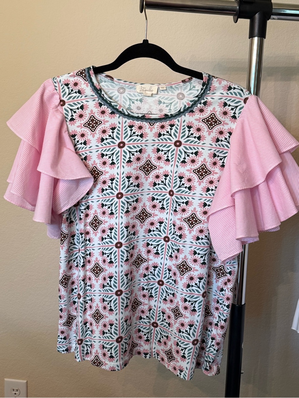Lulu-B Printed Pink Ruffle Sleeve Blouse